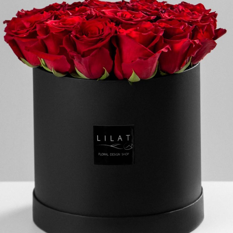 ვარდები ყუთში შეკვეთით