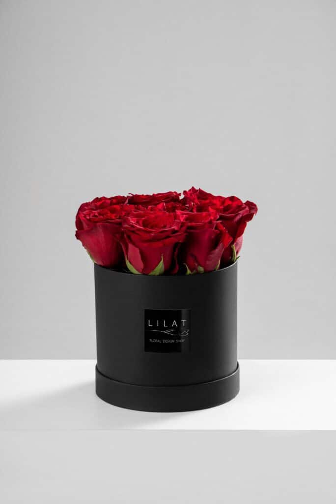 9 Premium Red Rose Box S
