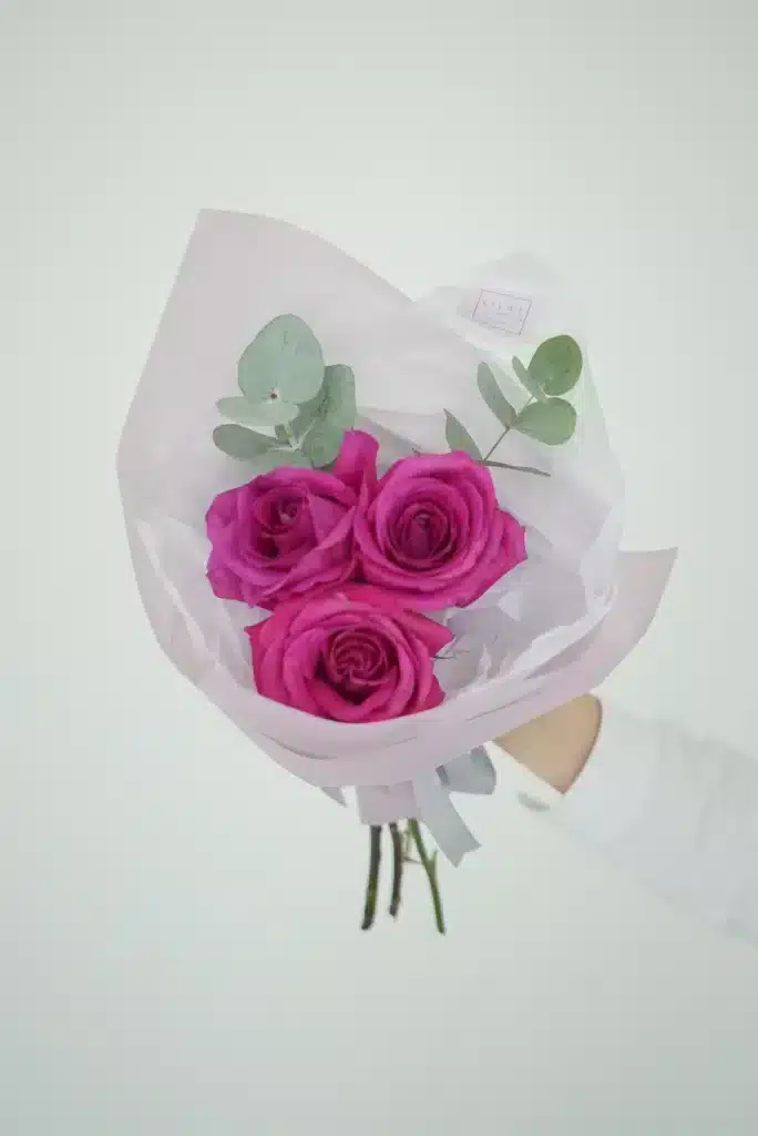 3 Rose and Eucalipt