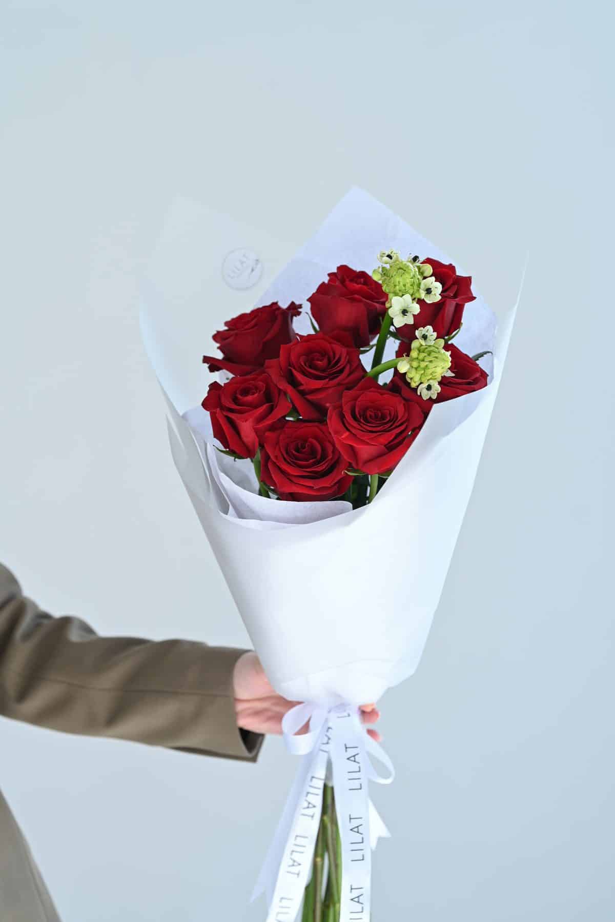 7 წითელი ვარდის თაიგული