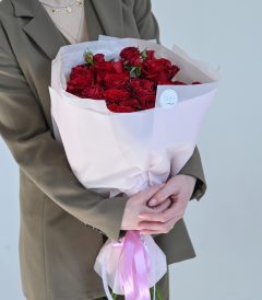Микс красных роз