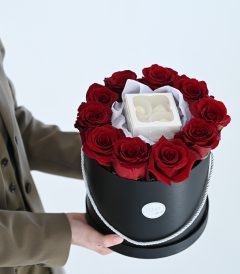 Красные голландские розы