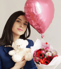 ყვავილების მაღაზია,თაიგულები,ყვავილები,საქორწილო თაიგულები,საჩუქრები