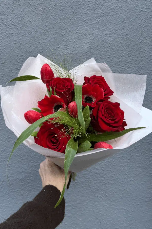 წითელი ყვავილების მიქსი