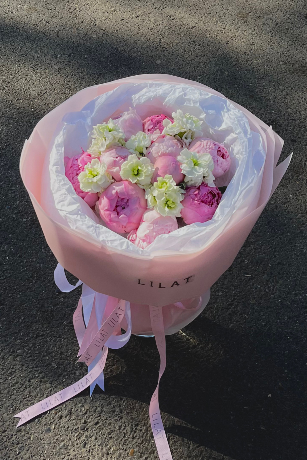 ყვავილების მაღაზია,თაიგულები,ყვავილები,საქორწილო თაიგულები,საჩუქრები