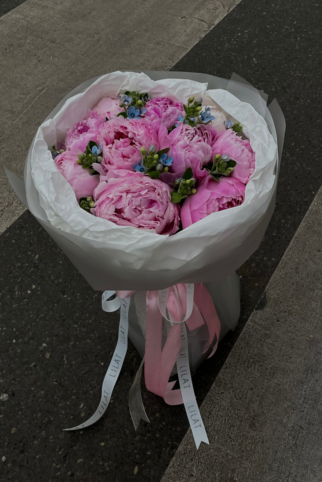 ყვავილების მაღაზია,თაიგულები,ყვავილები,საქორწილო თაიგულები,საჩუქრები