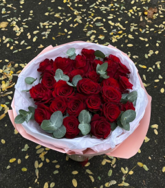 ყვავილების მაღაზია,თაიგულები,ყვავილები,საქორწილო თაიგულები,საჩუქრები