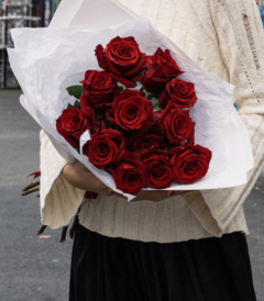 ყვავილების მაღაზია,თაიგულები,ყვავილები,საქორწილო თაიგულები,საჩუქრები