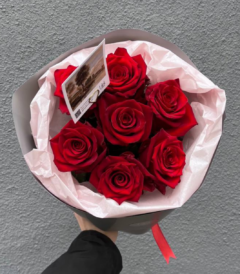 ყვავილების მაღაზია,თაიგულები,ყვავილები,საქორწილო თაიგულები,საჩუქრები