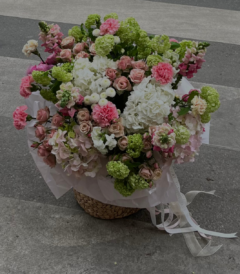 ყვავილების მაღაზია,თაიგულები,ყვავილები,საქორწილო თაიგულები,საჩუქრები