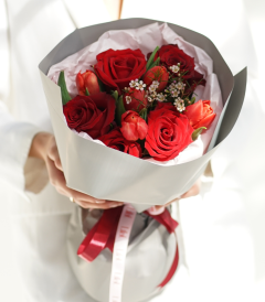 ყვავილების მაღაზია,თაიგულები,ყვავილები,საქორწილო თაიგულები,საჩუქრები