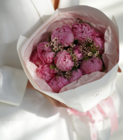 ყვავილების მაღაზია,თაიგულები,ყვავილები,საქორწილო თაიგულები,საჩუქრები